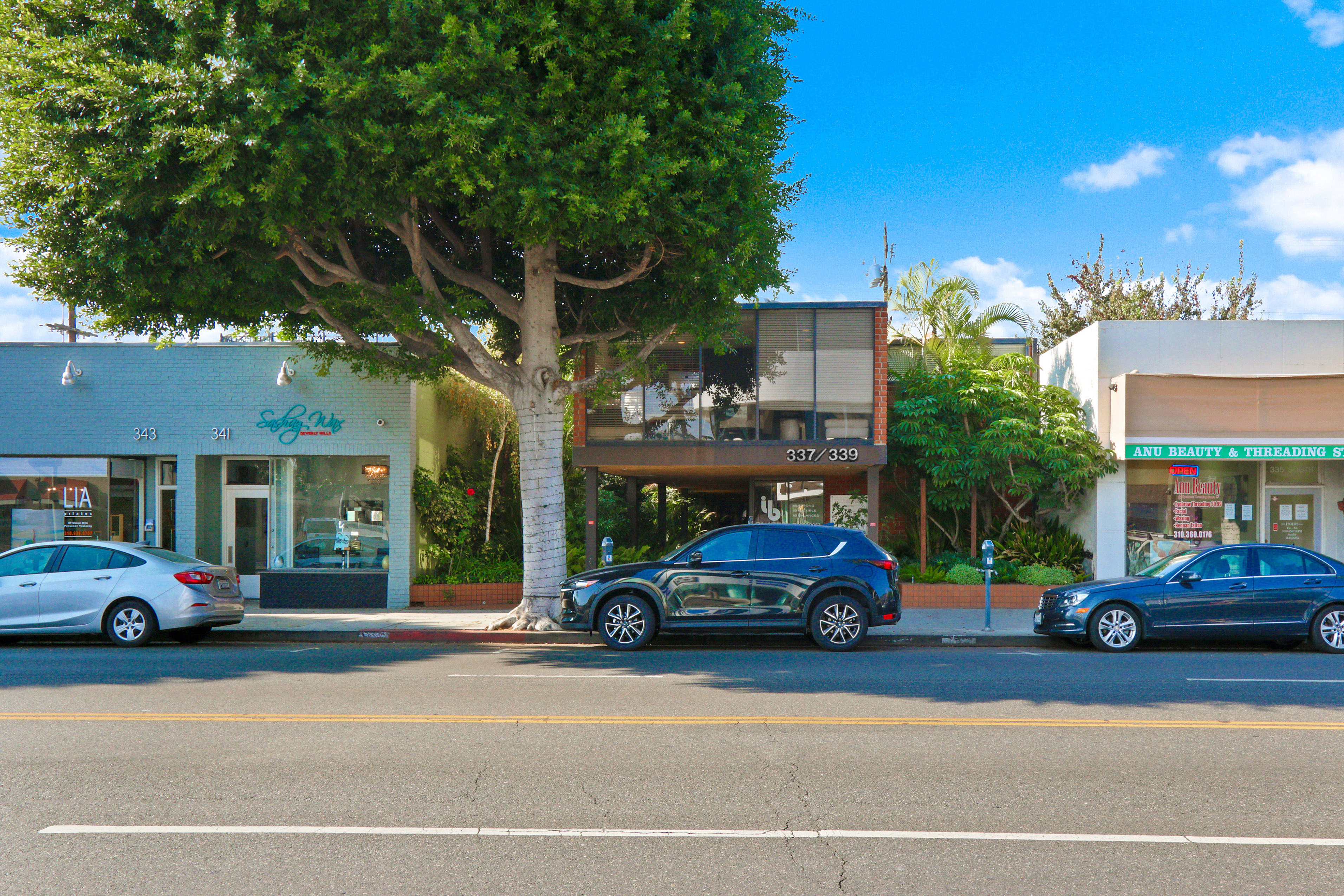 New Listing in Beverly Hills – Retail & Office Building on Robertson