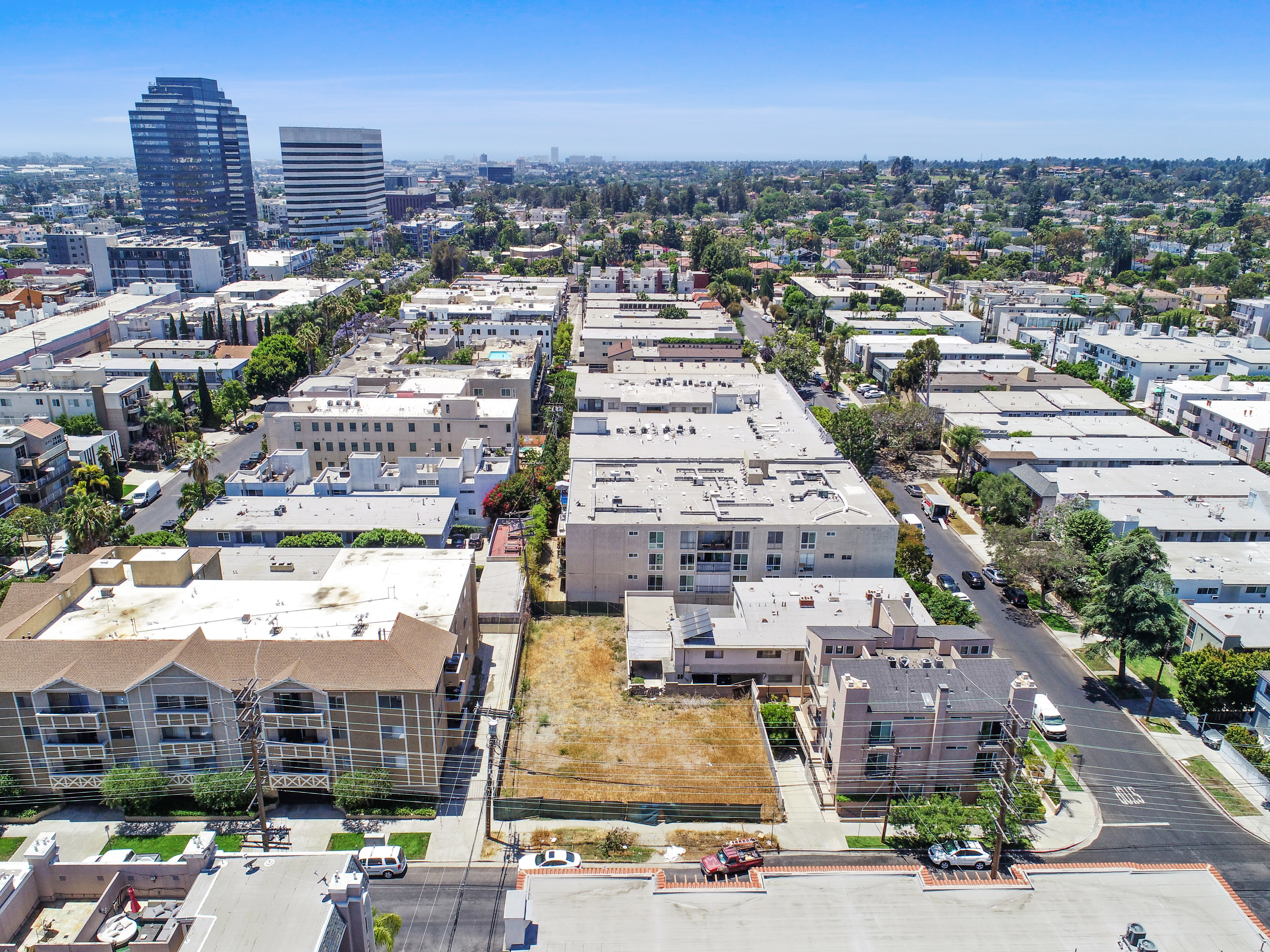 New Listing For Sale – 6,900 SF of Multifamily Land in Brentwood – Development Opportunity