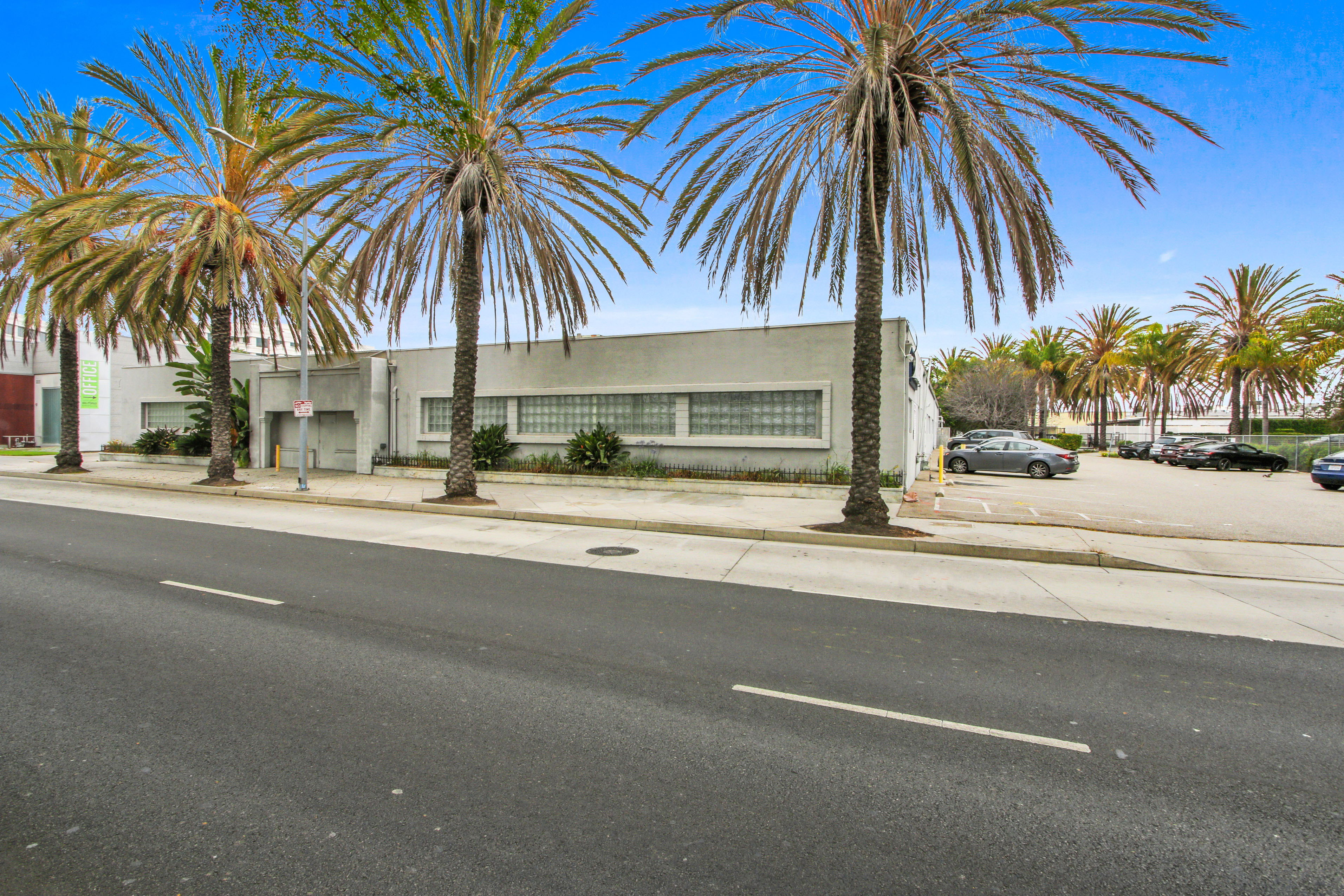 New Listing For Sale – Investor or Owner User Opportunity – Executive Office, Medical Office, Traditional Office in Santa Monica, CA￼