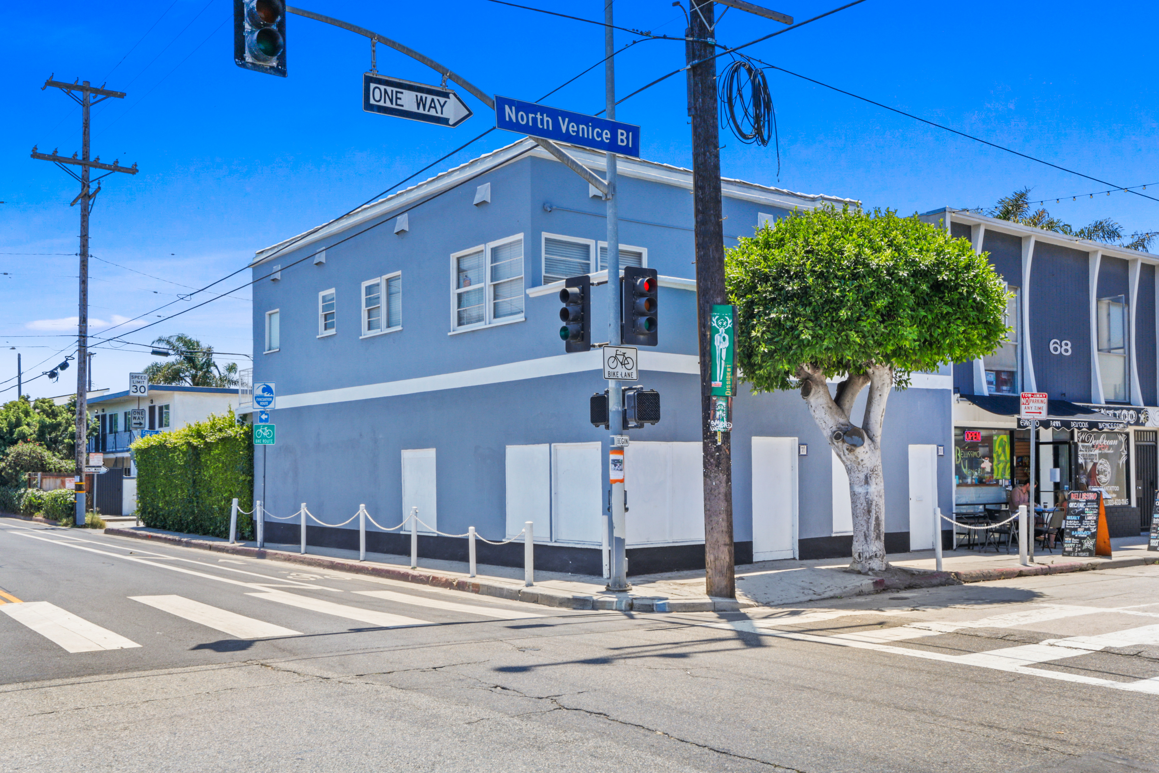 WESTMAC COMMERCIAL BROKERAGE COMPANY ARRANGES $2.5 MILLION SALE IN VENICE NEAR THE BEACH